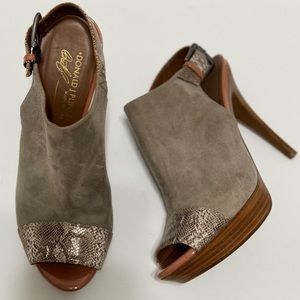 Donald J. Pliner “WAYTE” Gray Smog/Python Print Suede Peep Toe Heels NWOT/NWOB